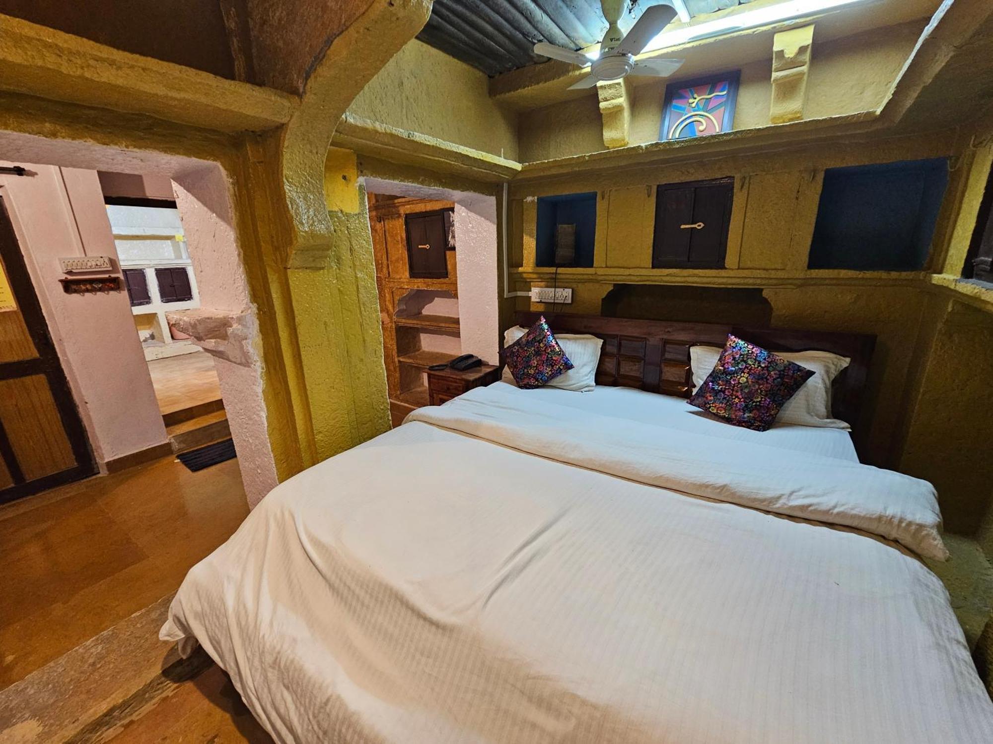 Desert Haveli Guest House ジャイサルメール 部屋 写真