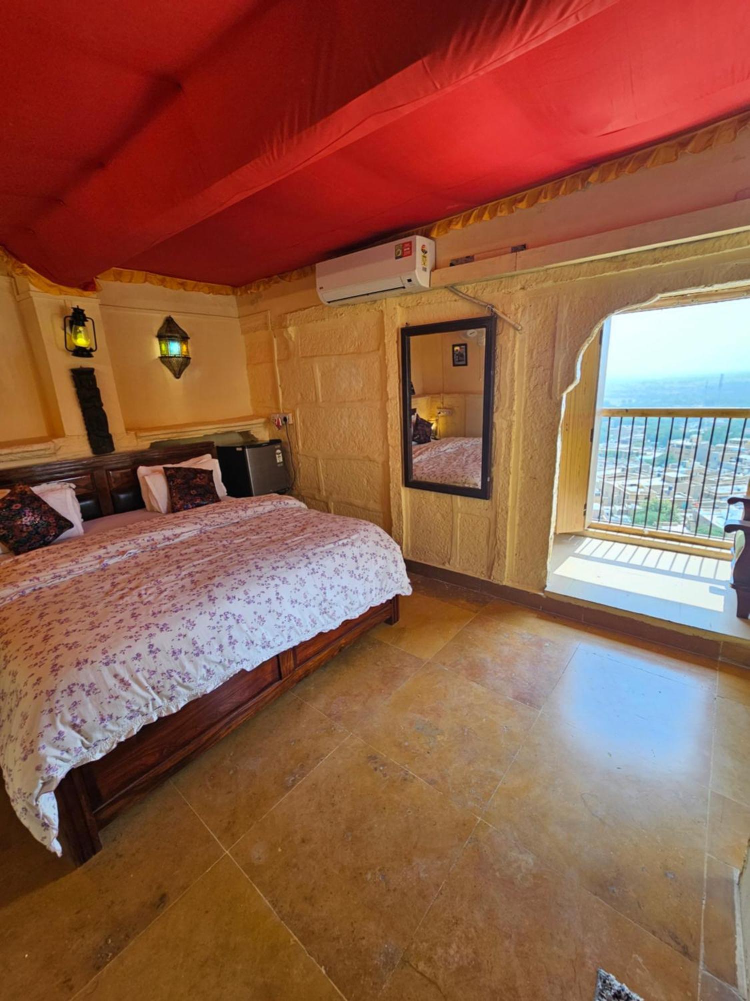 Desert Haveli Guest House ジャイサルメール 部屋 写真